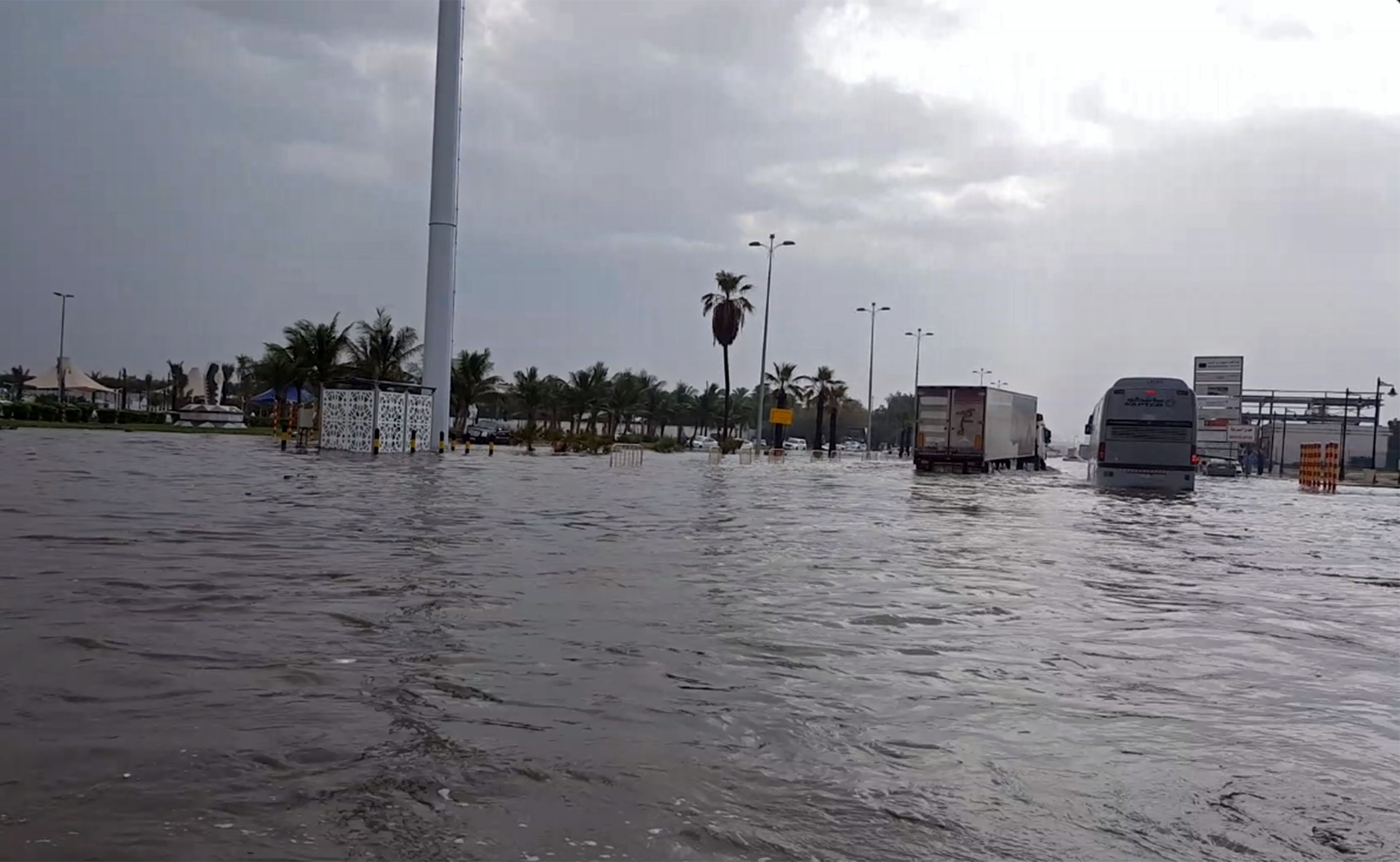 Expect more rain to fall in Jeddah, Makkah and Taif, Saudi weather
