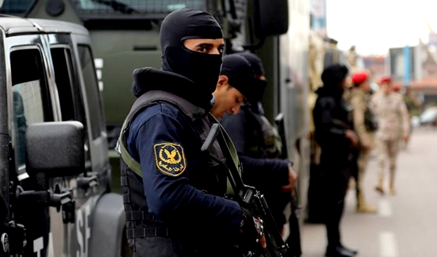 Security forces stand guard in Alexandria, Egypt. (Reuters/File)