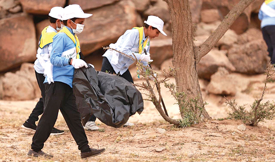 Saudi Arabia cultivates over 230,000 trees during environment week