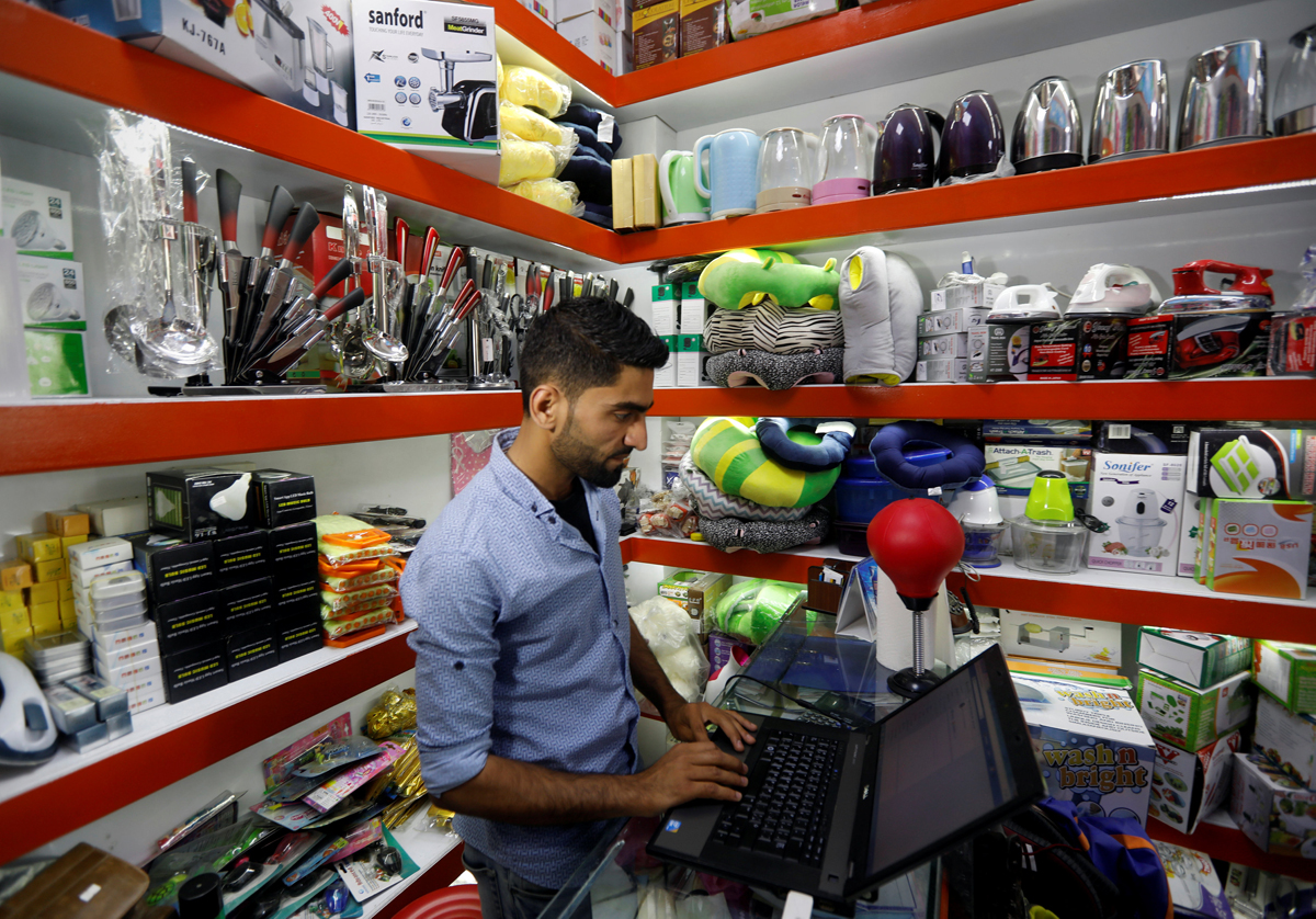 Afghan shoppers go online to avoid bombs, harassment Arab News