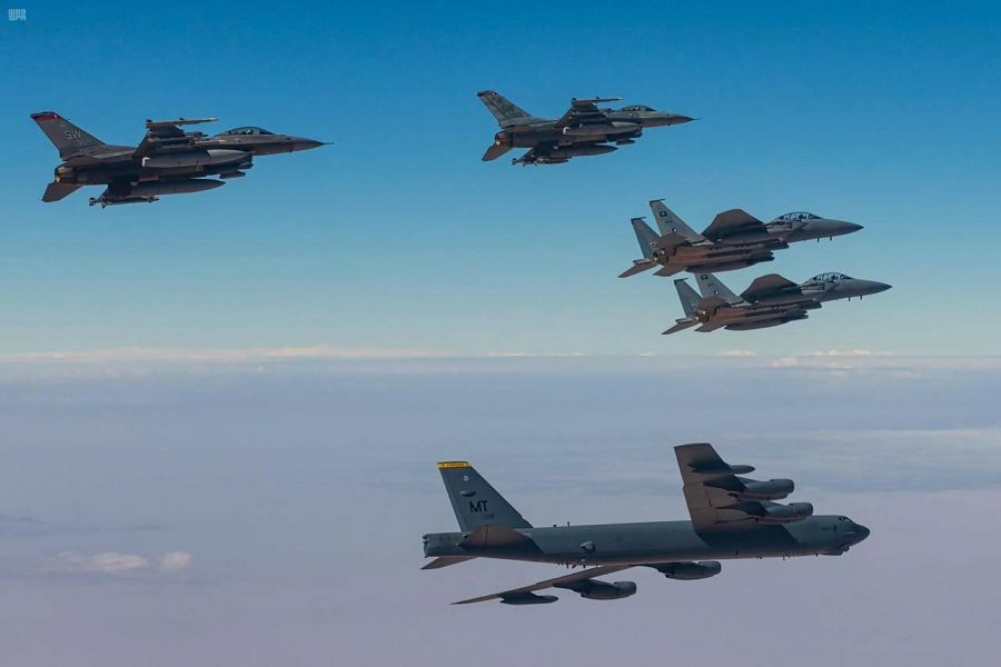 Saudi Arabia’s Royal Air Force and the US Air Force held a joint military drill, in which Saudi F-15SE fighters, and American B-52 strategic bombers and F-16 fighters participated. (SPA)