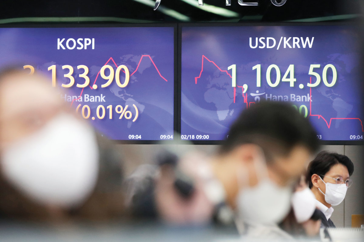 Shares were mostly lower in Asia on Thursday after a mixed session on Wall Street as losses by technology and industrial companies offset other gains. (AP)