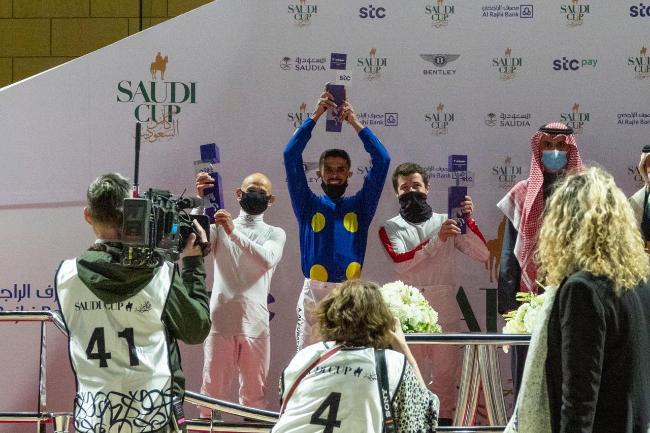 The overall International Jockeys Challenge winner Shane Foley (R), Saudi jockey Adel Alfouraidi (C) came in second, with veteran American Mike Smith (L) third. (AN Photo/Huda Bashatah)