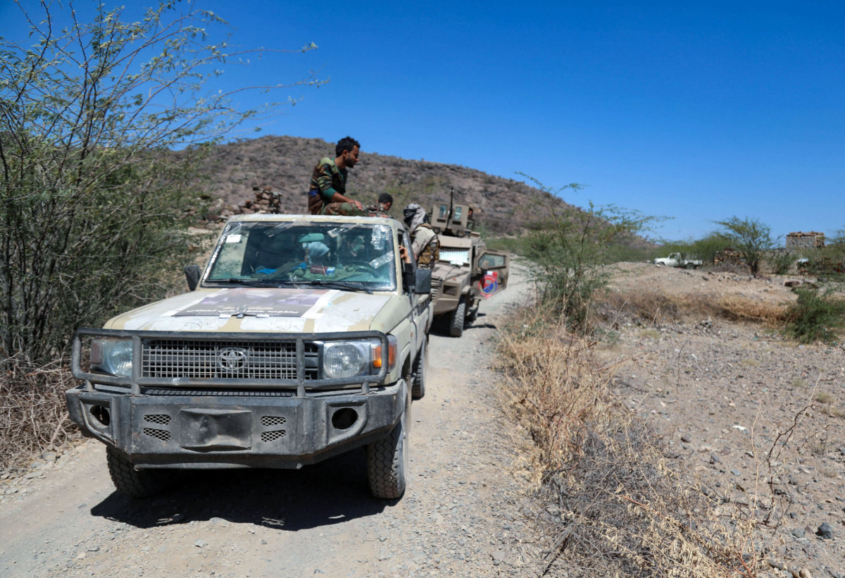 Forces loyal to Yemen's government deploy during clashes with Houthi terrorist fighters west of the country's third-city of Taiz on March 16, 2021. (AFP / Ahmad Al-Basha)