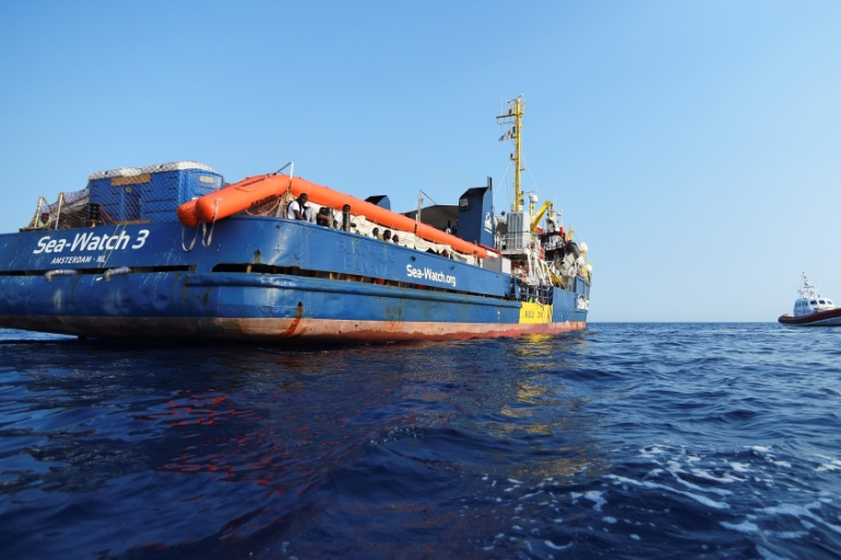 L’Italia intercetta una nave di soccorso