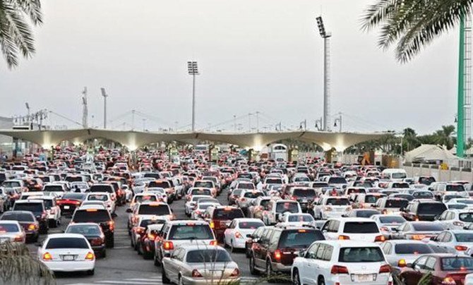 Traffic jam at King Fahd Causeway. (File photo)