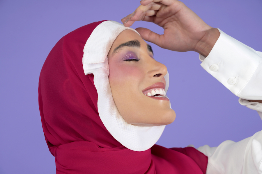 Modbeautykeeper was founded by Dubai-based Nandi Barker to prevent the transfer of makeup onto the hijab. Supplied
