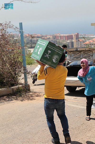 King Salman Humanitarian Aid and Relief Center continues to distribute Ramadan food baskets in Lebanon. (SPA)