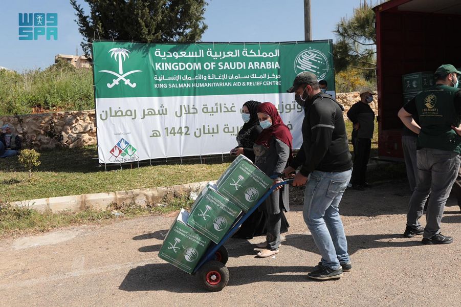 King Salman Humanitarian Aid and Relief Center continues to distribute Ramadan food baskets in Lebanon. (SPA)