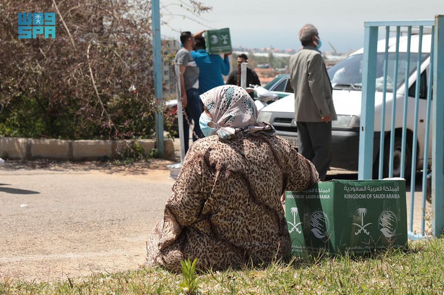 King Salman Humanitarian Aid and Relief Center continues to distribute Ramadan food baskets in Lebanon. (SPA)