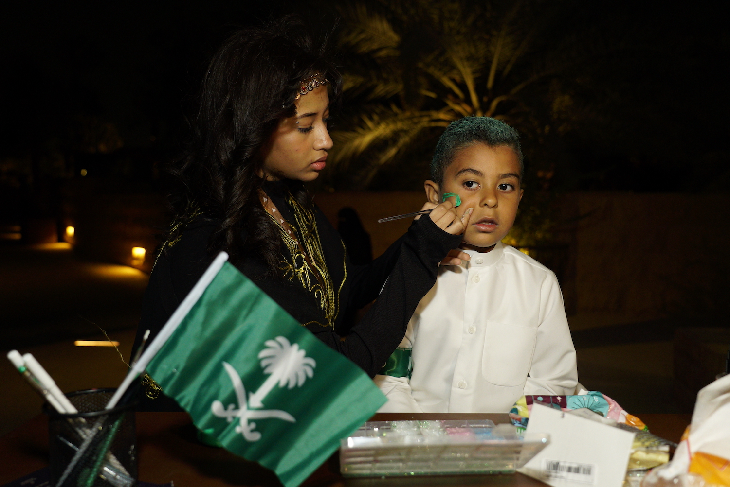 Saudi Arabia’s green flag was hoisted all over the Kingdom in a celebration of national identity and pride in the country’s history on Flag Day. (AN photo by Huda Bashatah)