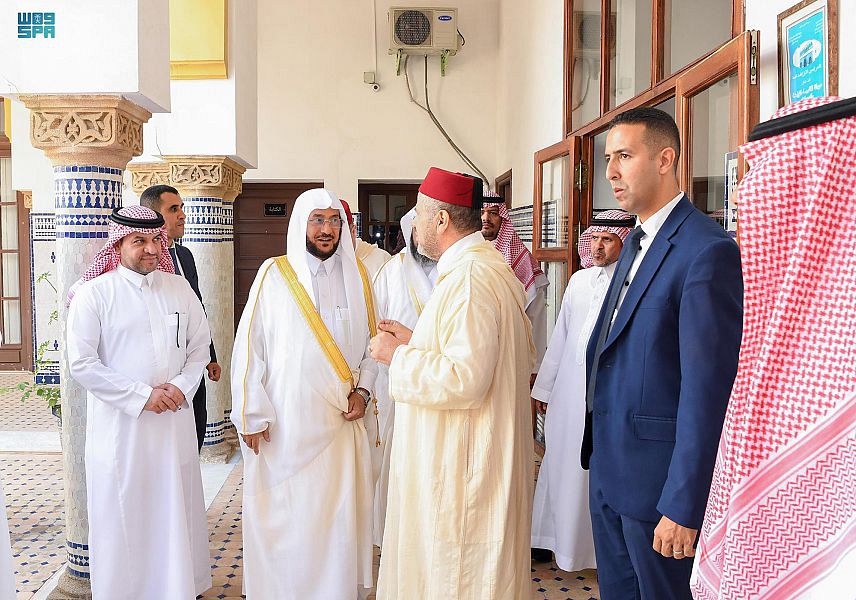 Saudi Minister of Islamic Affairs, Dawah and Guidance Sheikh Dr. Abdullatif Al-Asheikh visits the King Fahd Mosque in Tangier, Morocco. (SPA)