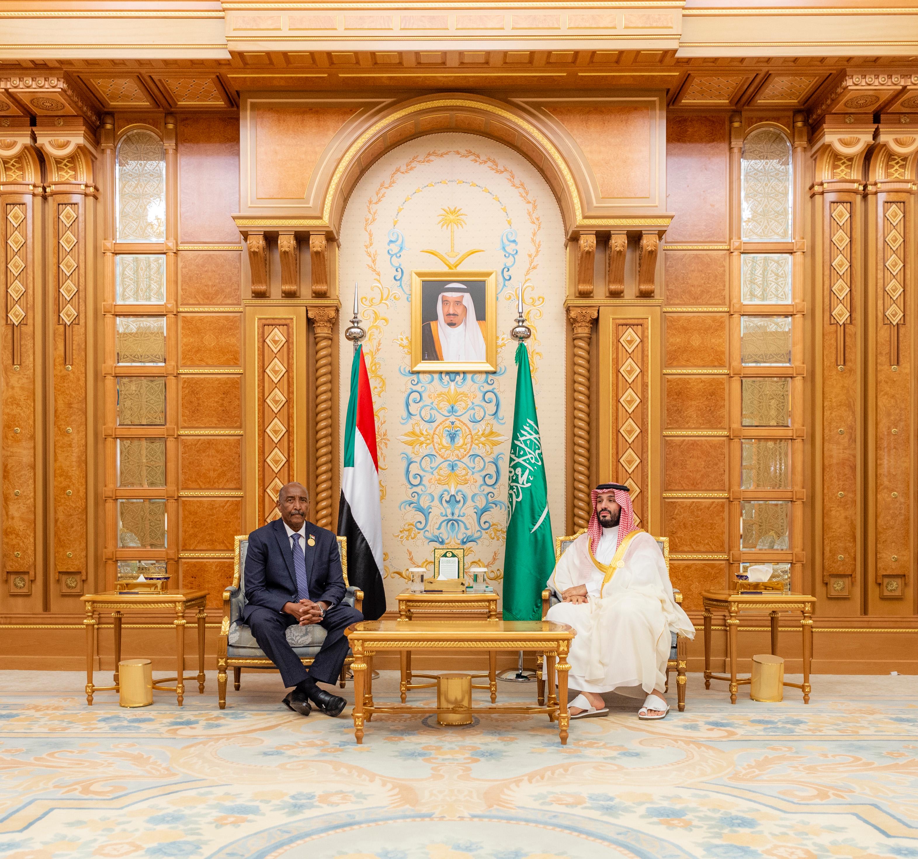 Saudi Arabia’s Crown Prince Mohammed bin Salman received Gen. Abdul Fattah Al-Burhan, chairman of the Sudanese Sovereignty Council. (SPA)