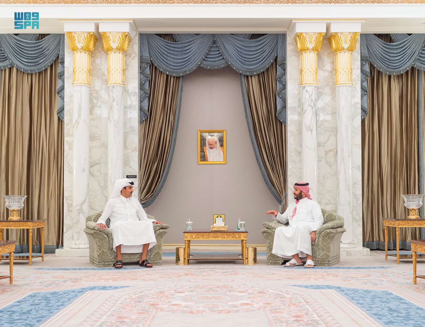 Saudi Arabia’s Crown Prince Mohammed bin Salman received Qatar’s Emir Sheikh Tamim bin Hamad. (SPA)