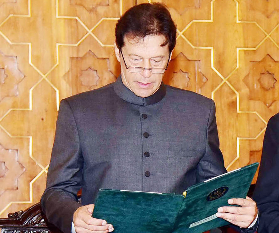 Imran Khan S Sartorial Style Says Humble Practical And Unfussy Arab News