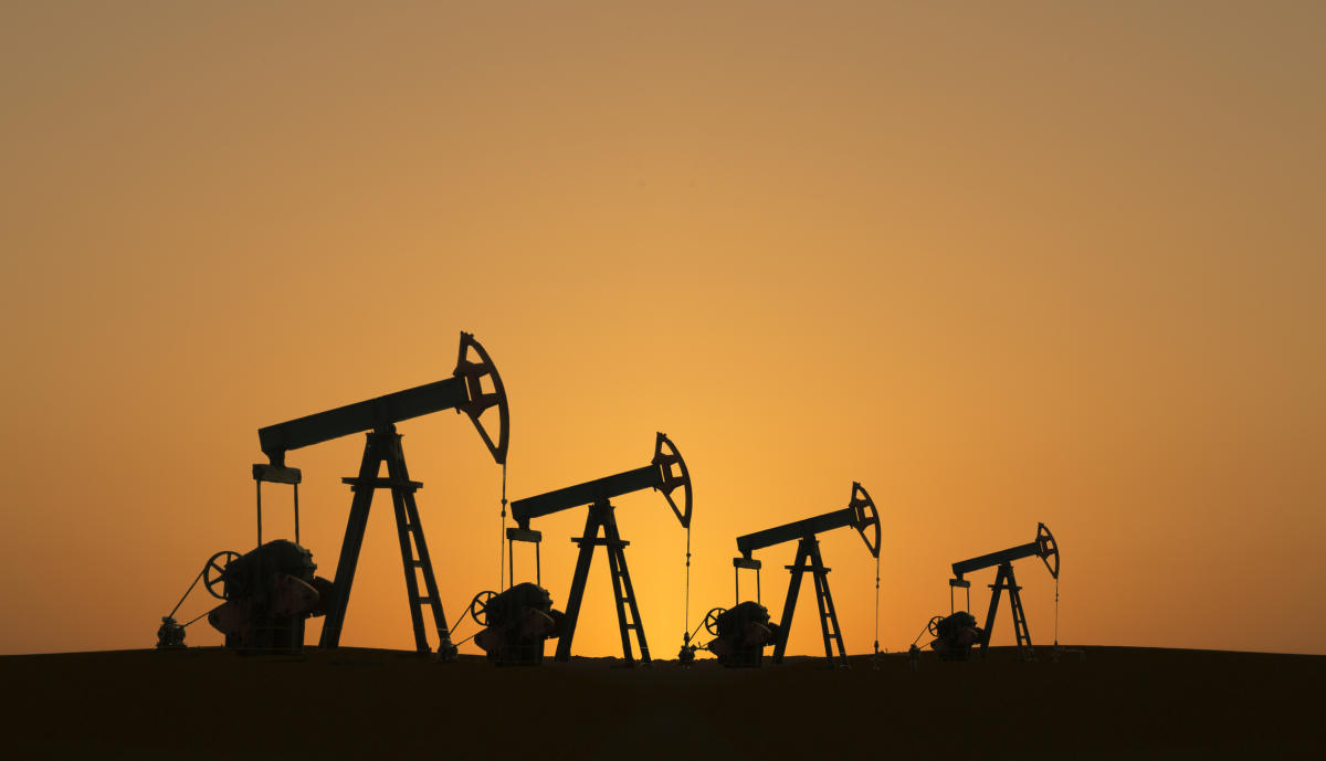 خام برنت يتجاوز 85 دولارا مع تعهد وزير النفط السعودي بالالتزام بخطة الإنتاج