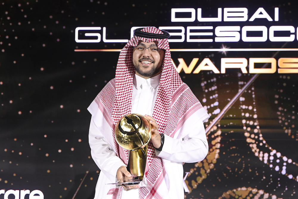 Saoedische gamekampioenen ontmoeten voetballegendes en kijken naar meer FIFA-titels