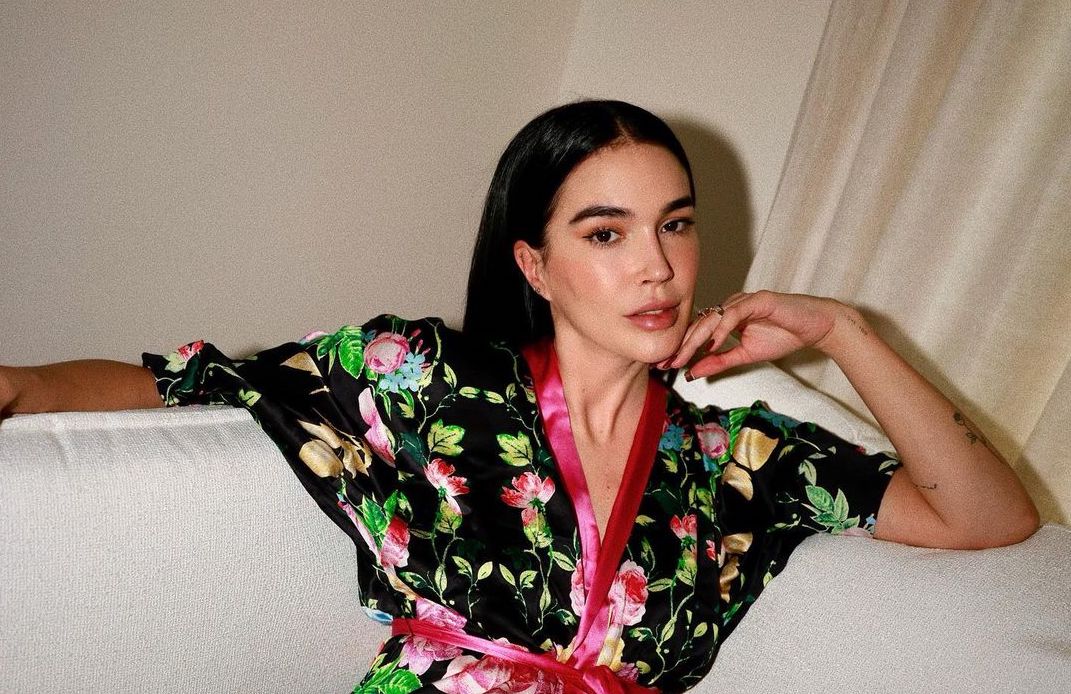 نجمة وسائل التواصل الاجتماعي الأمريكية بريتني جافير تقدم علامة الإكسسوارات العربية