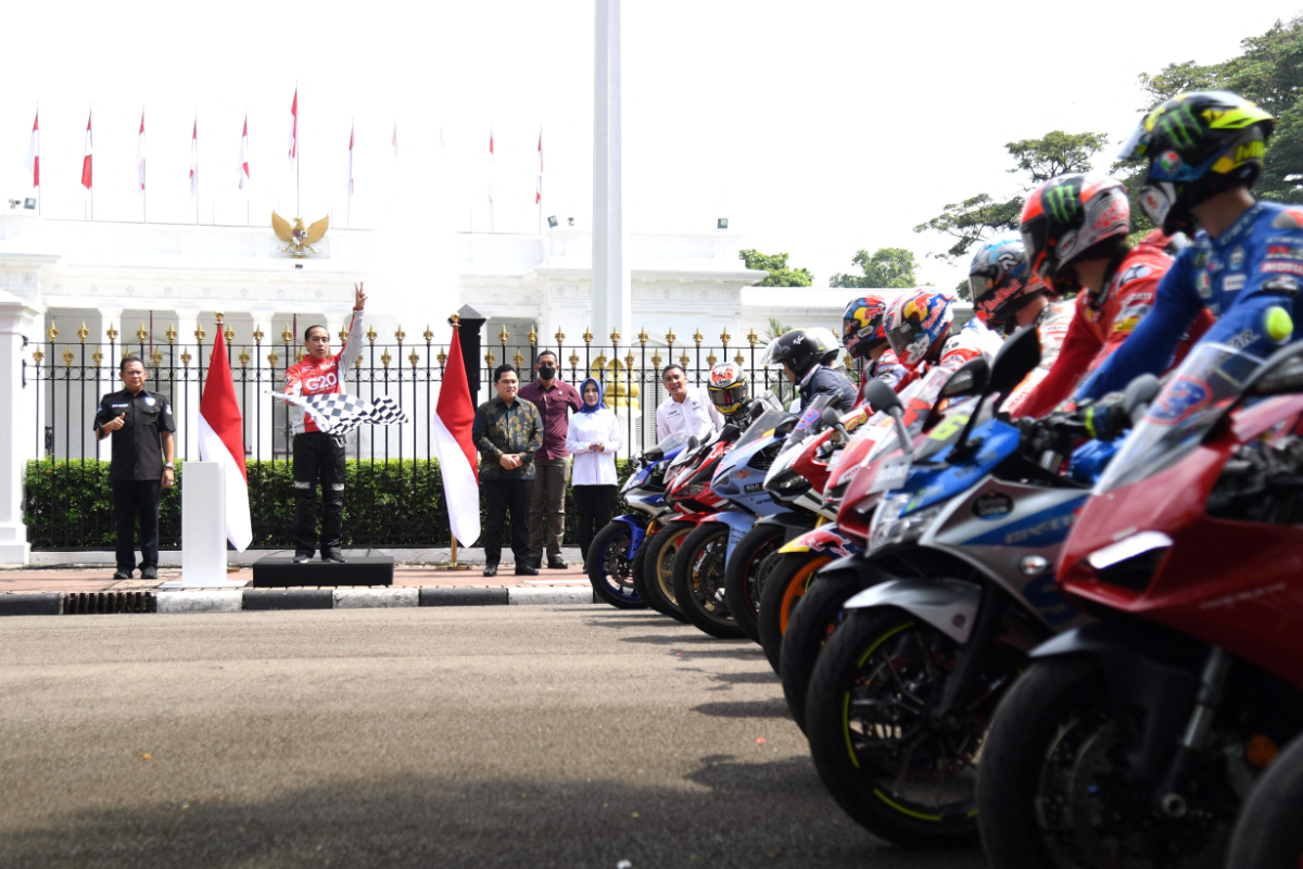 Pembalap papan atas turun ke jalan Jakarta jelang MotoGP pertama di Indonesia dalam 25 tahun