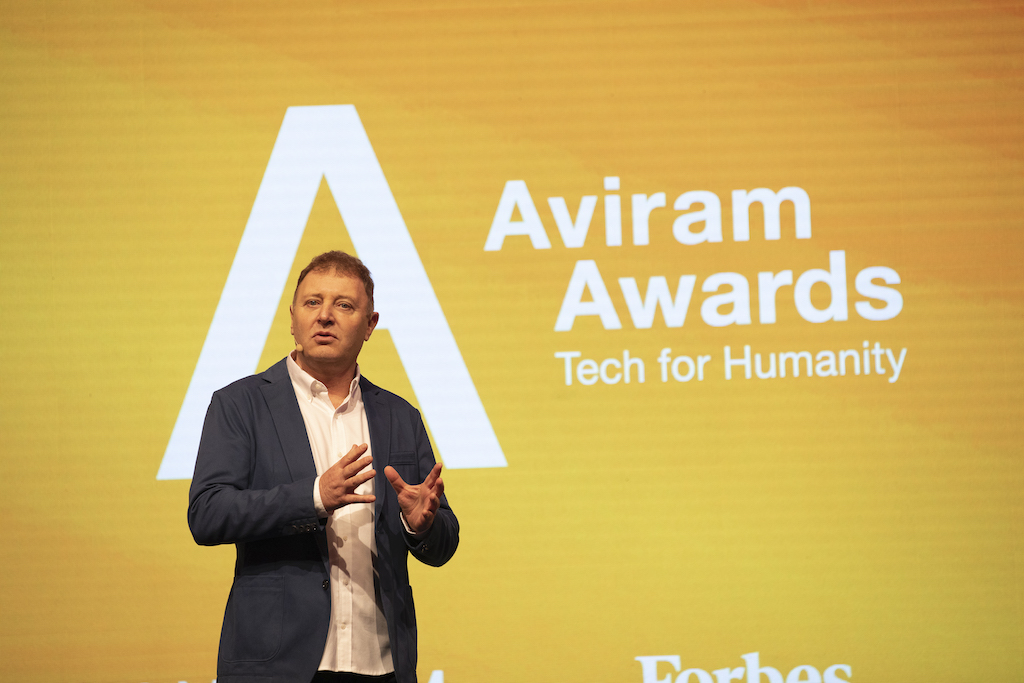شركة إسرائيلية ناشئة في مجال الخلايا الجذعية تفوز بالجائزة الكبرى في حفل افتتاح جوائز أفيرام في دبي