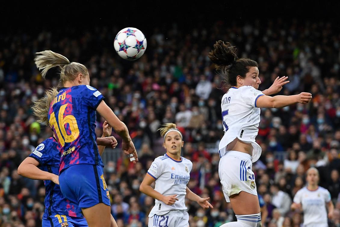 شهد حشد قياسي بلغ 91553 متفرجًا في مباراة السيدات فوز برشلونة على ريال مدريد