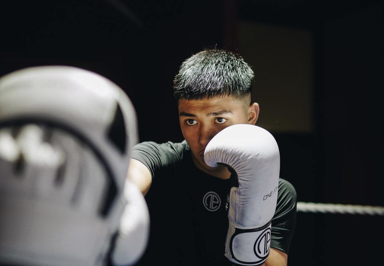 إيماءات متدفقة بعد مقتل ملاكم مراهق في حادث سيارة