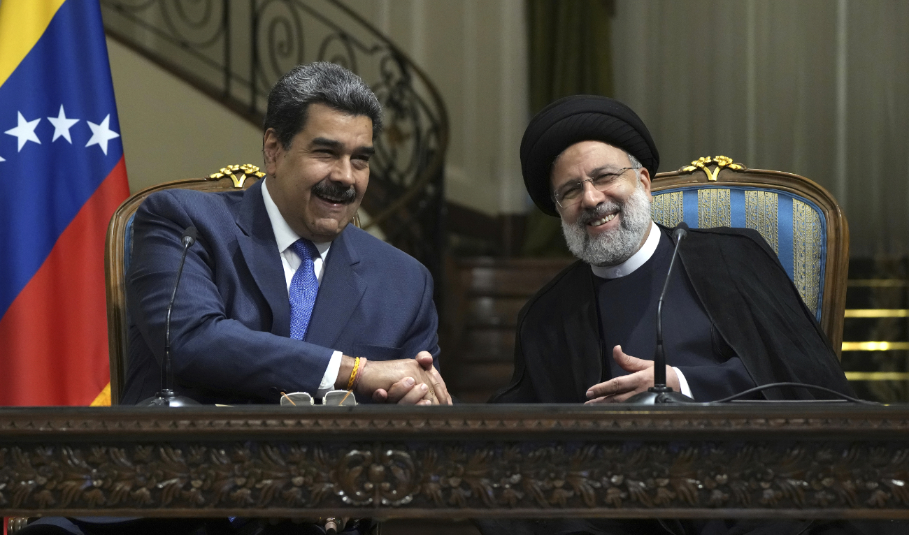 هل يمكن لاتفاق جديد بين إيران وفنزويلا أن ينهي الأزمة الاقتصادية لأي دولة؟