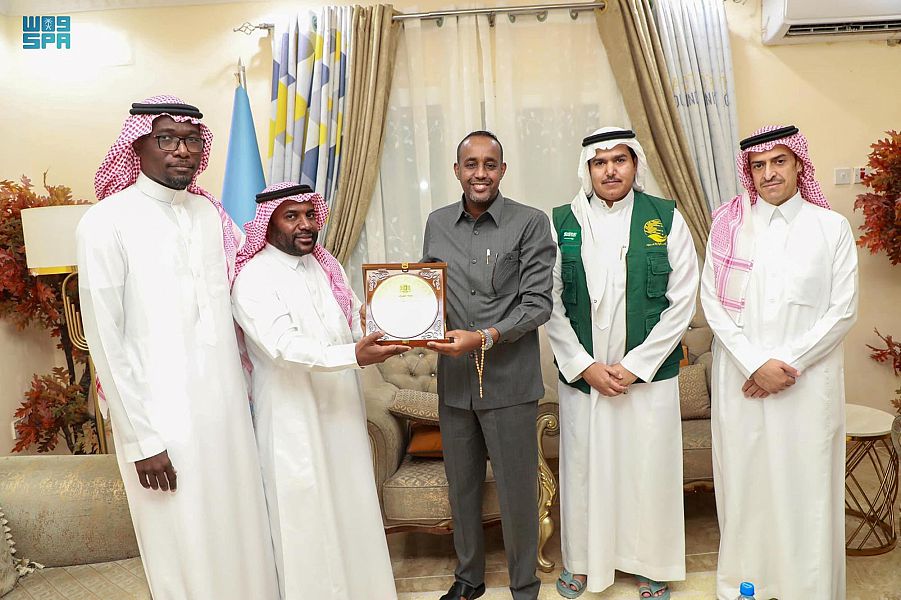 رئيس الوزراء الصومالي يكرم وكالة الإغاثة السعودية KSrelief لجهودها الإنسانية المتميزة