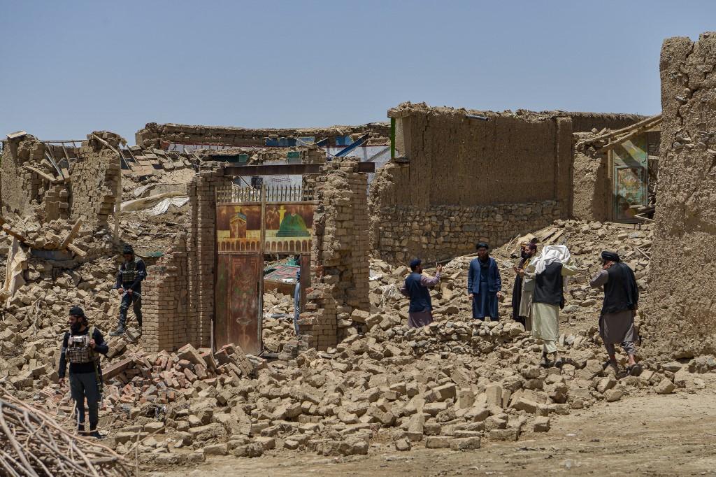أكملت أفغانستان البحث عن ناجين من زلزال أودى بحياة 1000 شخص