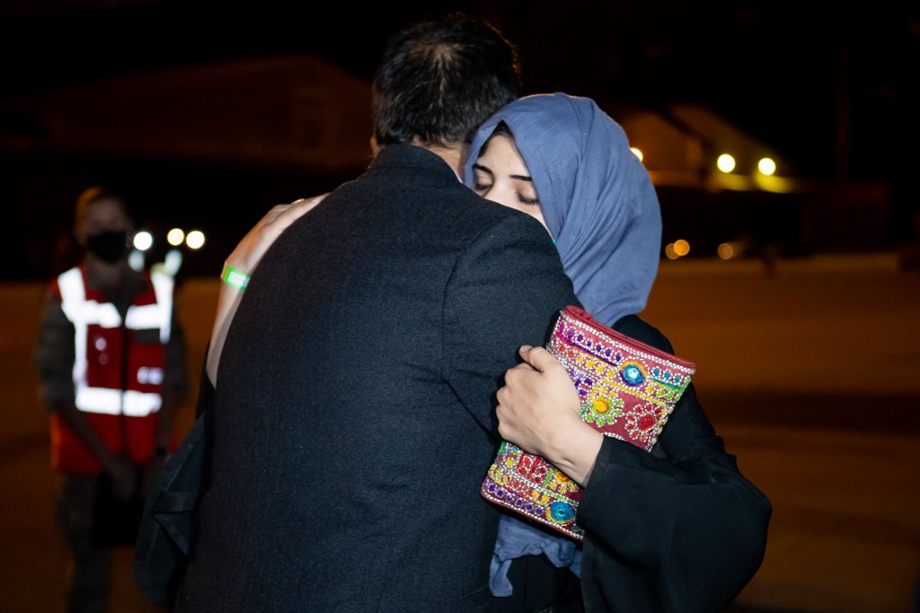 الأقارب يهربون من الأفغان الممنوعين من لم شمل الأسرة في بريطانيا