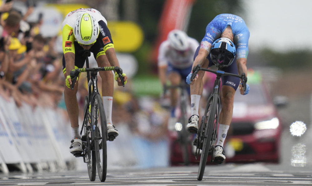 يهيمن King of Stones Clark على المرحلة الخامسة من سباق Tour de France بتسديدة تسديدة