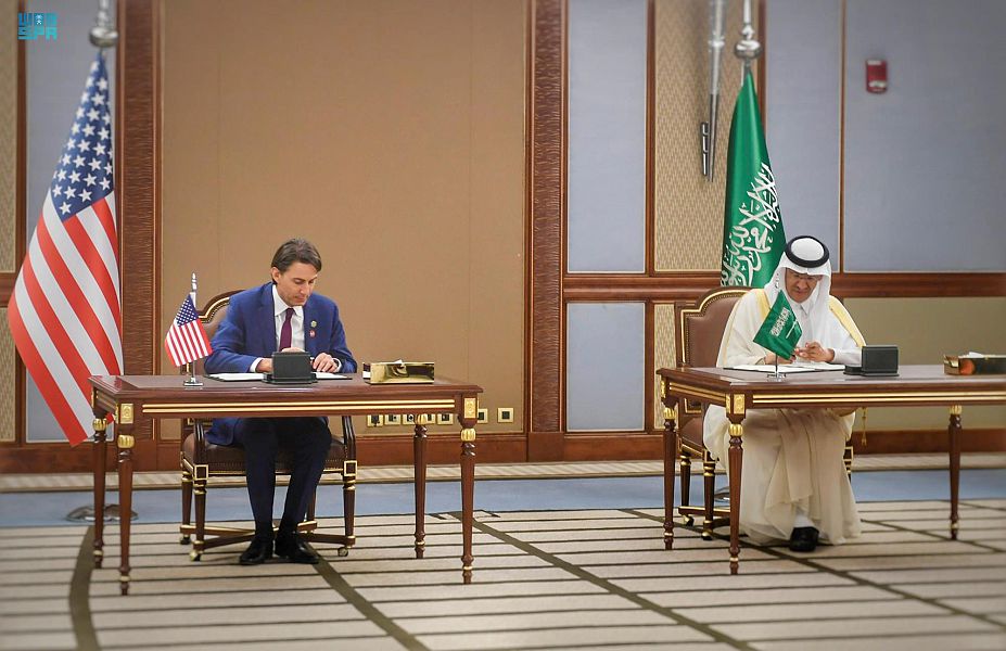 وقعت المملكة العربية السعودية والولايات المتحدة 18 اتفاقية تشمل الفضاء والاستثمار والطاقة