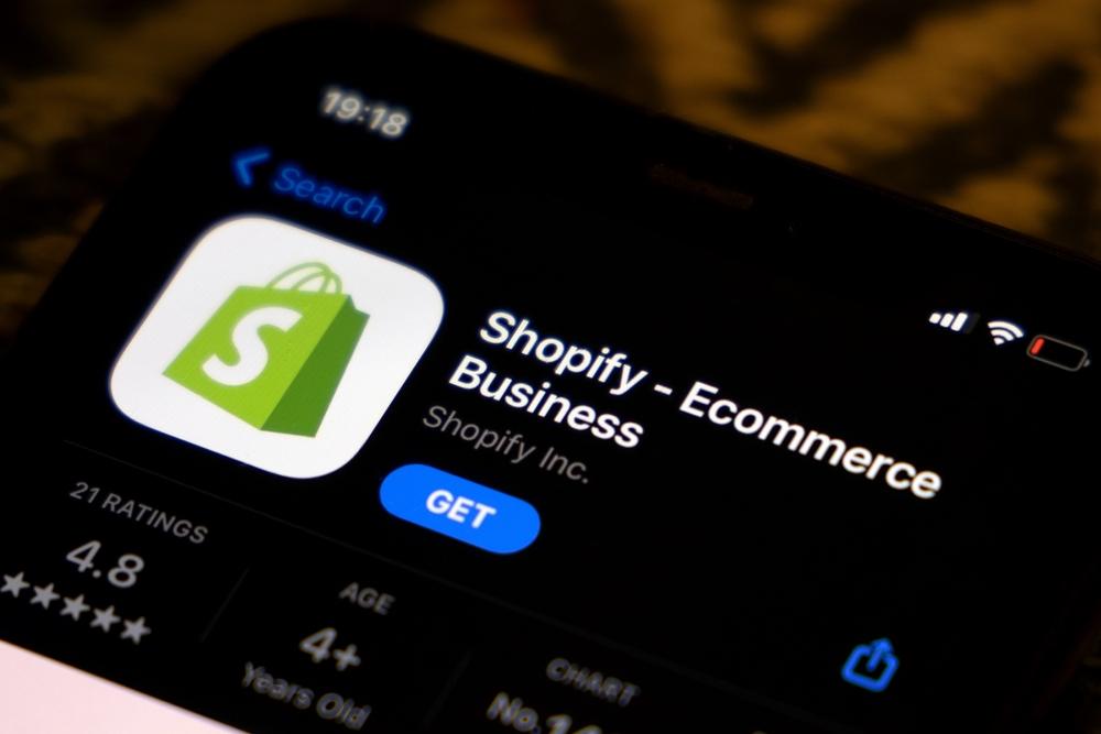 Shopify يتعاون مع YouTube لزيادة المبيعات لمنشئي المحتوى