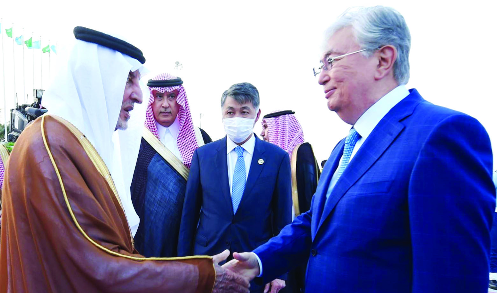 وصل رئيس كازاخستان إلى جدة