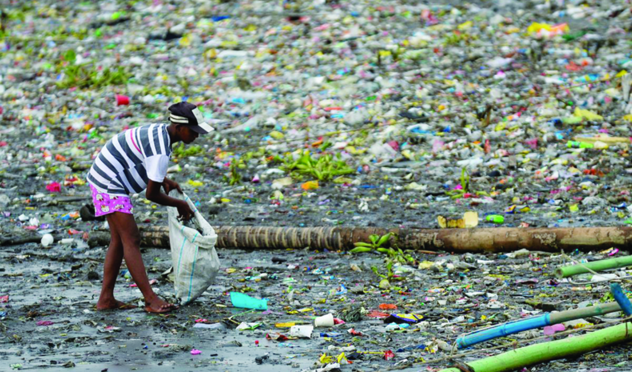غارقة في البلاستيك ، الفلبين تدعو إلى اتخاذ إجراءات لمعالجة الأزمة المتنامية