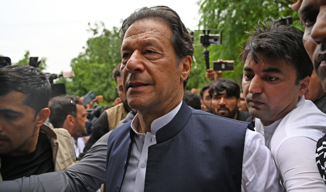 خبراء ينظرون في إجراءات المحاكمة ضد رئيس الوزراء الباكستاني السابق