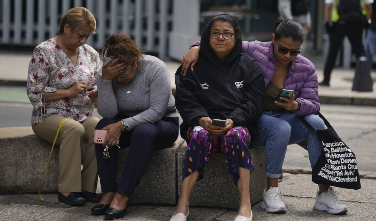 Fuerte sismo sacude costa del Pacífico mexicano;  1 muerto