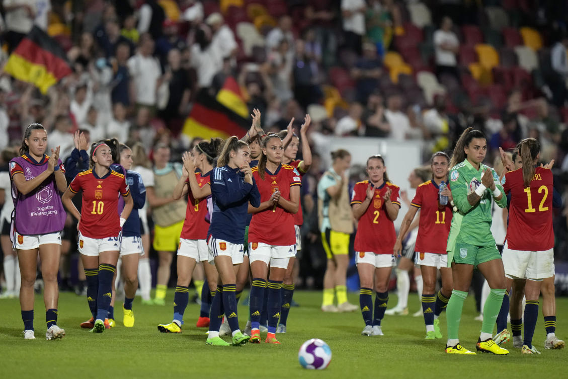 رد لاعبو إسبانيا على RFEF بعد طلب الاستقالة