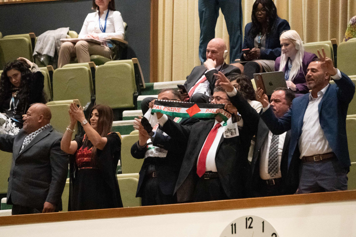 تلقى خطاب عباس في الأمم المتحدة ردود فعل متباينة من الفلسطينيين