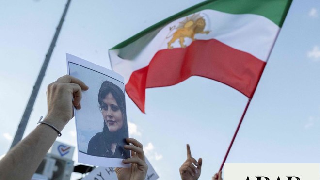 ألقى المرشد الأعلى لإيران باللوم على الولايات المتحدة وإسرائيل في احتجاجات مهزة أميني