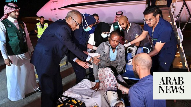 مرضى صوماليون يصلون إلى المملكة العربية السعودية لتلقي العلاج في أعقاب هجوم مميت في مقديشو