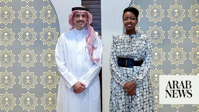وزيرا السعودية ورواندا يبحثان التعاون الرقمي في اجتماع الرياض