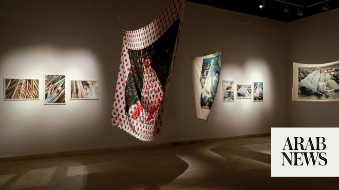 الفنانة أميرة ناظر تحتفل بنساء جدة من خلال معرض مستوحى من حوريات البحر