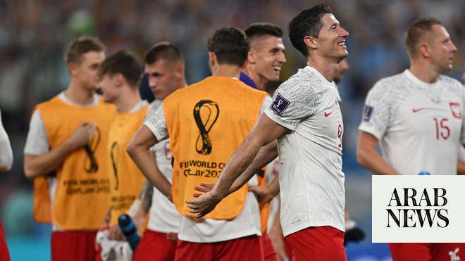 Lewandowski celebrates ‘happy defeat’ as Poland go through to next round thumbnail