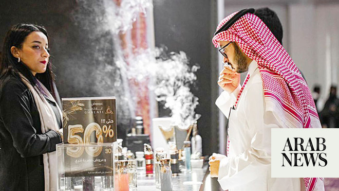 Fragrance exhibition on return visit to Riyadh