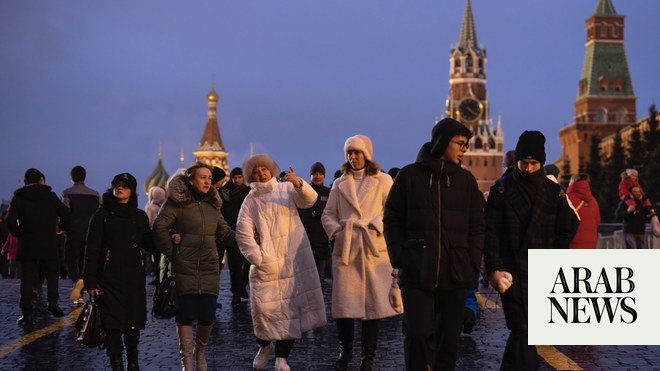 احتفل سكان موسكو بالعام الجديد بدون ألعاب نارية ، على أمل السلام