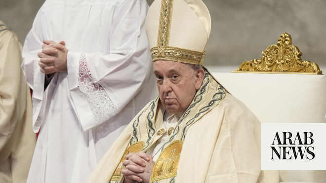 يحتفل البابا فرانسيس بالعام الجديد بينما يستعد الفاتيكان حدادًا على بندكتس