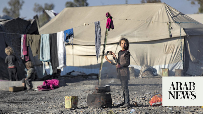إسبانيا تعيد امرأتين و 13 طفلاً من المخيمات السورية