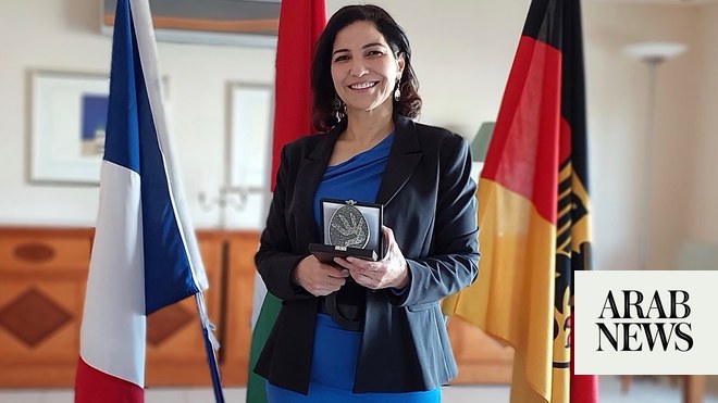 منح محام أردني الجائزة الفرنسية الألمانية لحقوق الإنسان