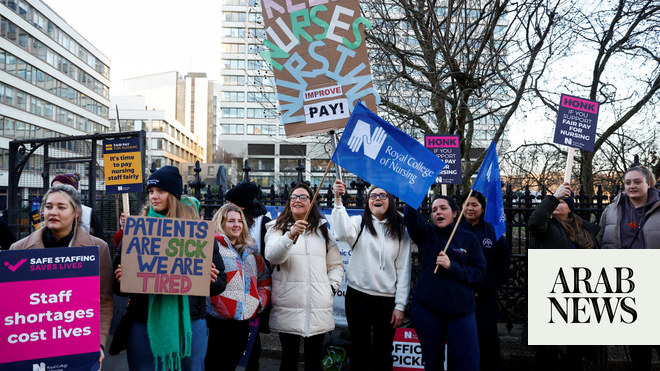 ينظم العمال البريطانيون أكبر إضراب في تاريخ الخدمة الصحية